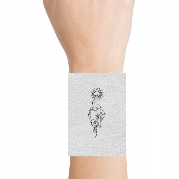 Wrist without tattoo